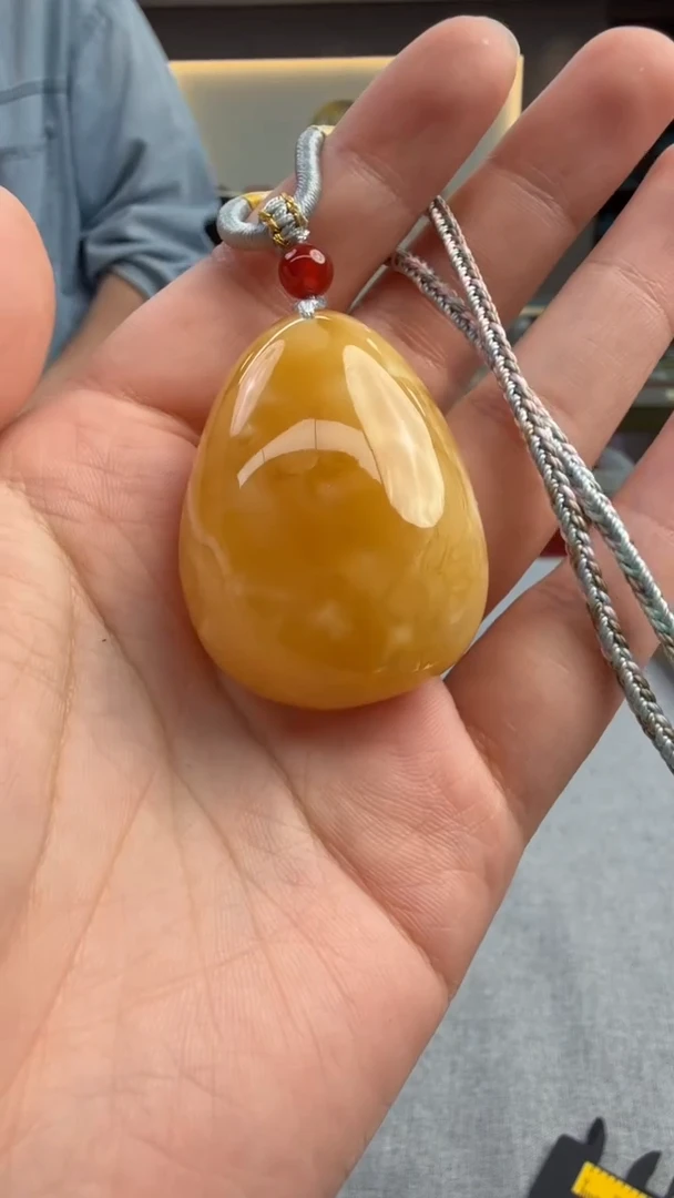 琥珀颈饰未镶嵌327秒拍号 假一罚三