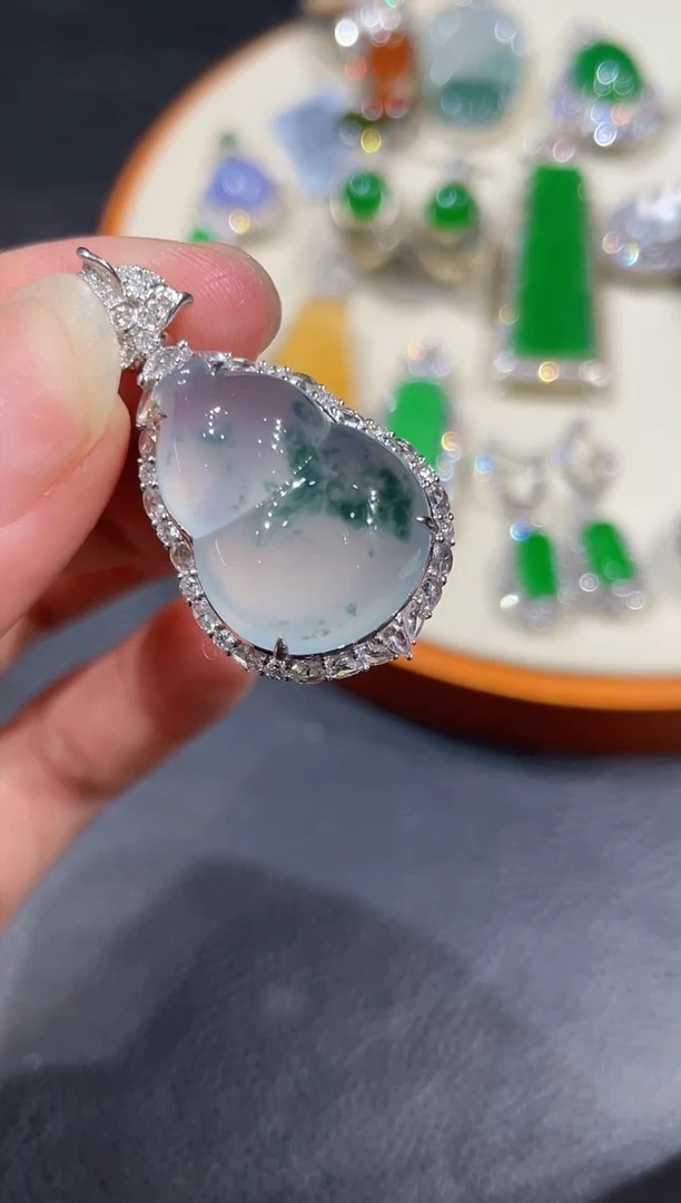 翡翠18K金镶嵌吊坠(不含链)吊坠