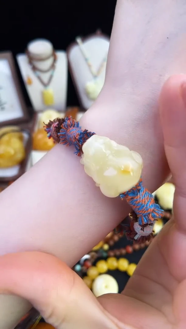 琥珀未镶嵌珠宝奇石柒月
