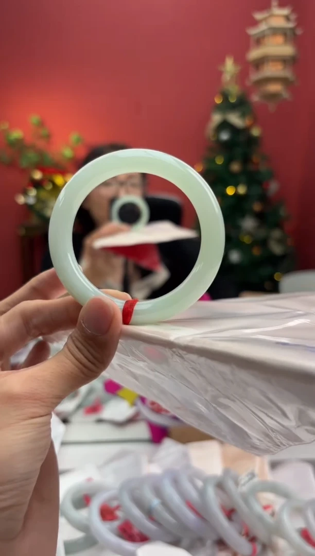 未镶嵌手镯（圆镯）翡翠翡翠手镯