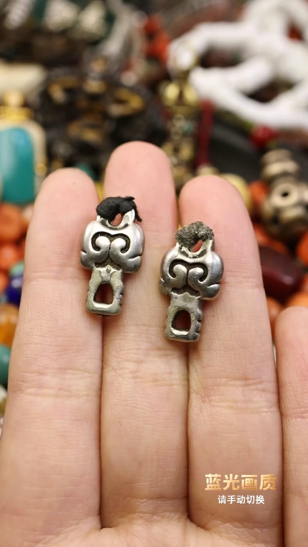 【闪购商品】老挂环一对。。。