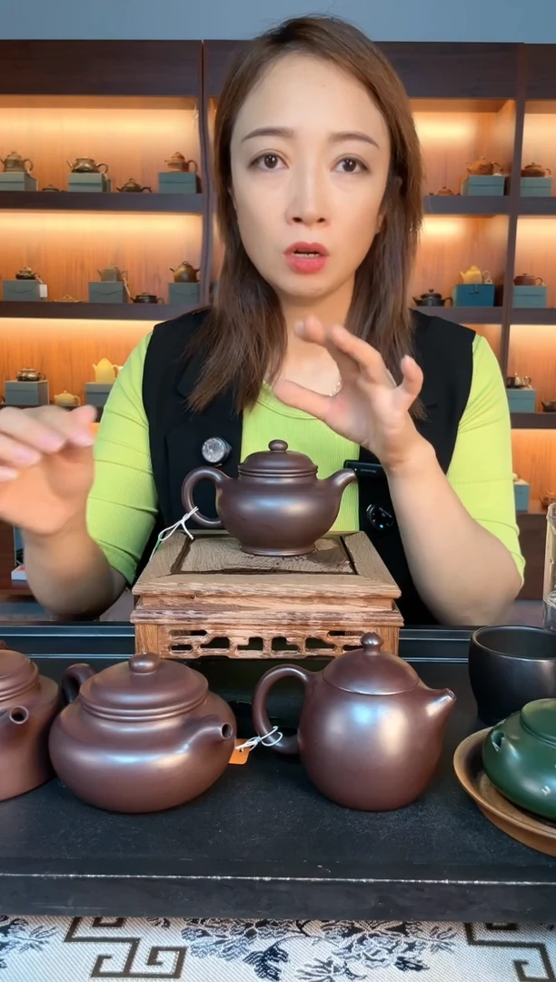 茶壶紫砂光器大亨掇只 紫茄泥 周粉兰