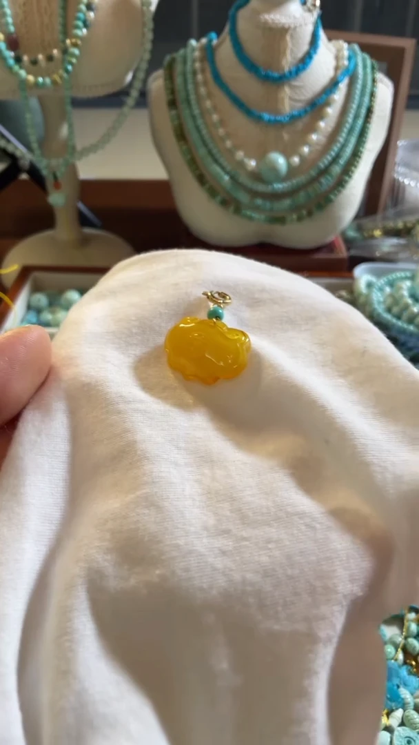琥珀颈饰未镶嵌小锁挂件