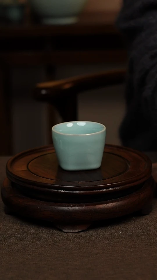 天青色天圆地方杯80ml微瑕不带礼盒