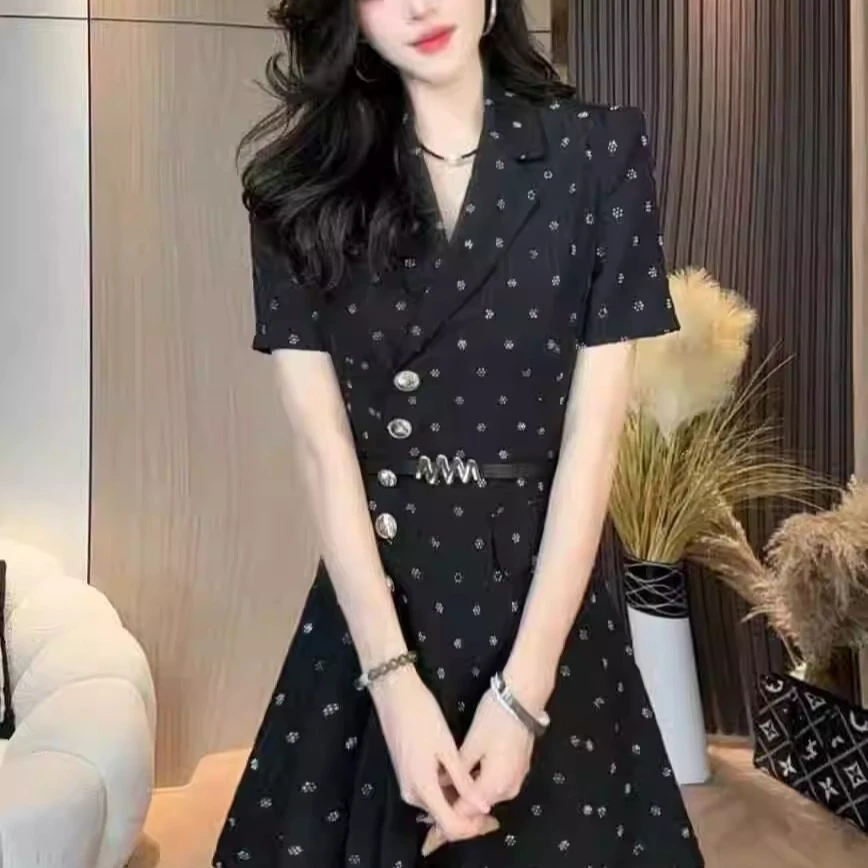 法式夏季烫钻新款小众百褶连衣裙2025超仙不规则赫本风甜美裙子女