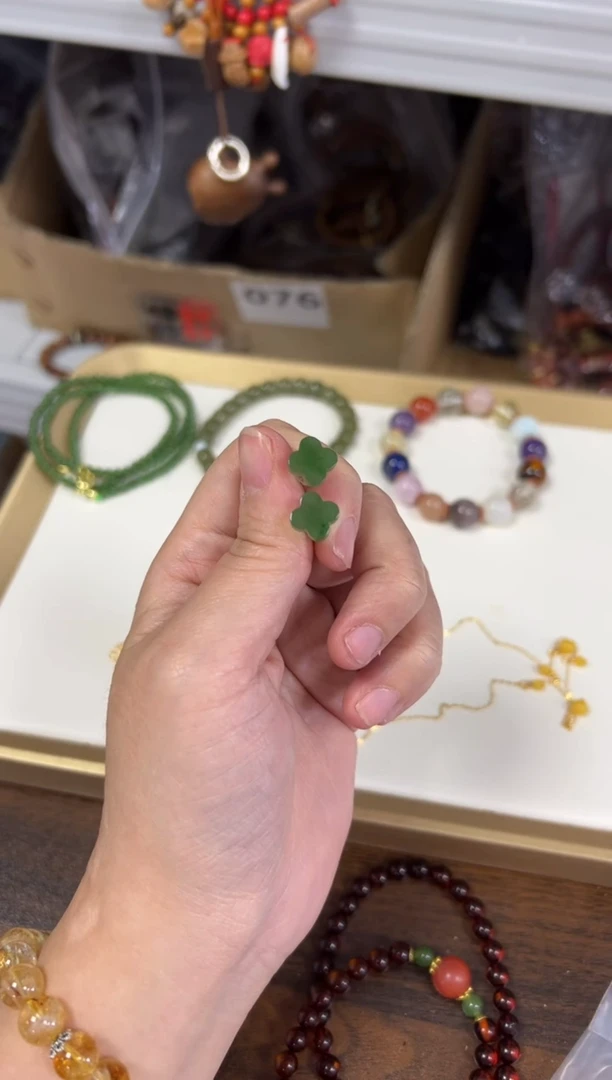 银S925镶嵌和田玉耳饰和田玉碧玉花朵款银耳钉[0978]