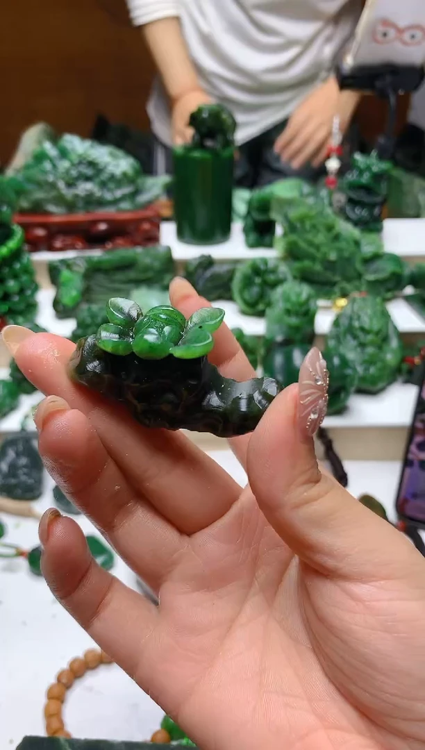 未镶嵌和田玉（碧玉）珠宝半成品1