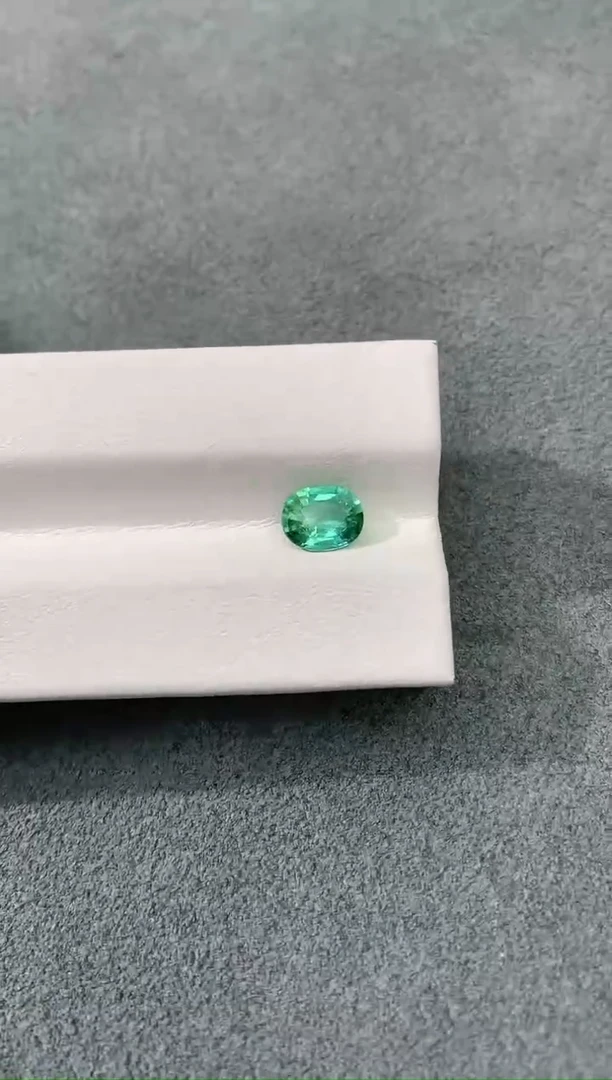 未镶嵌裸石碧玺薄荷绿 0.96CT