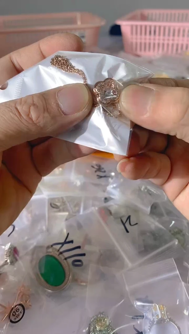 【闪购商品】水晶颈饰银S925镶嵌966红宝，蓝宝，多样性发一件赠链