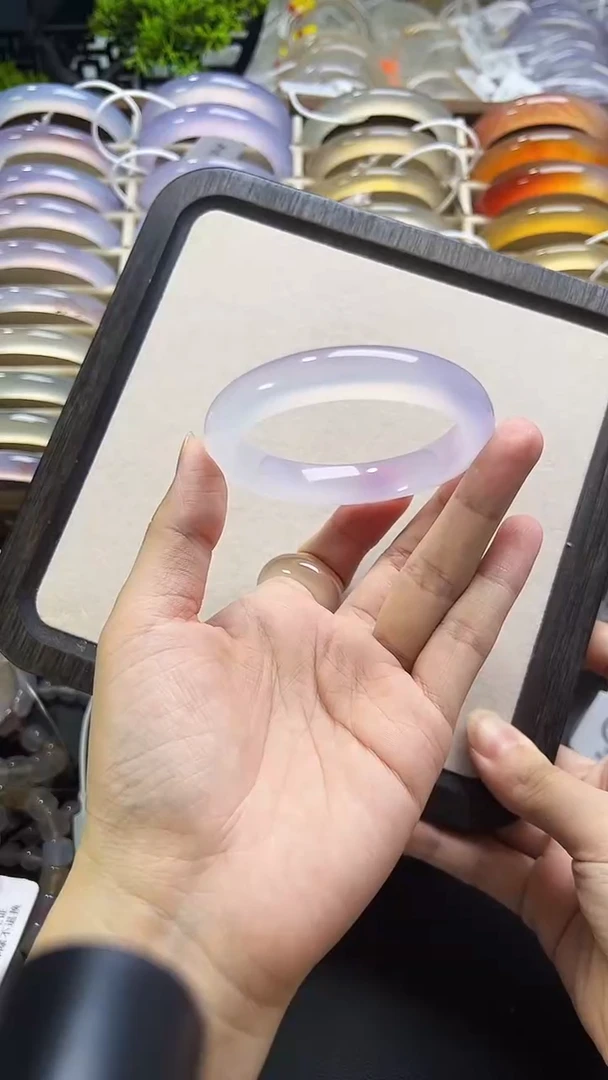 手镯玛瑙/玉髓未镶嵌55圈口淡紫