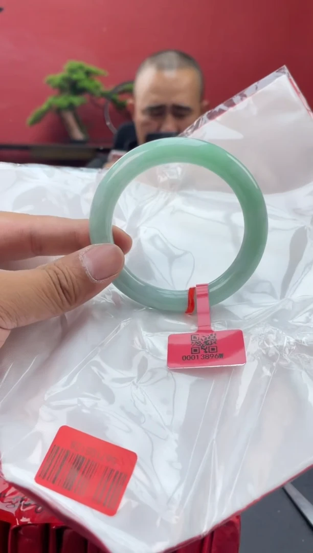 未镶嵌手镯翡翠翡翠手镯2