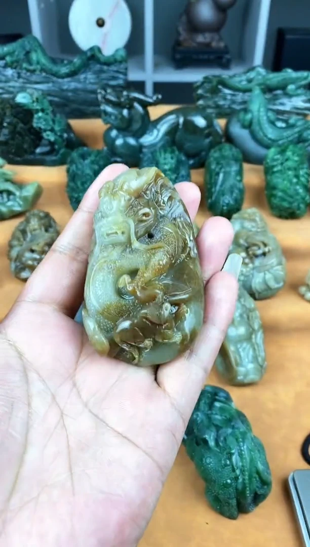 颈饰未镶嵌和田玉1