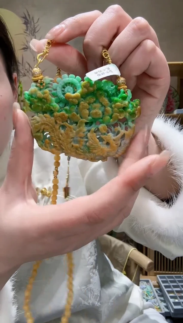 【闪购商品】翡翠颈饰未镶嵌吊坠