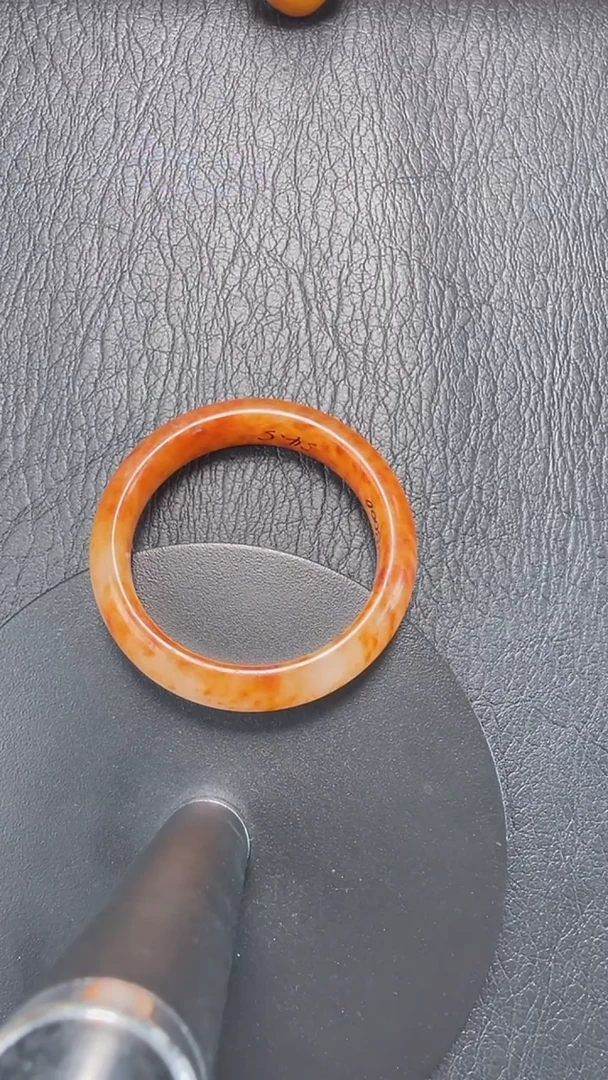 和田玉手镯未镶嵌114/54.5