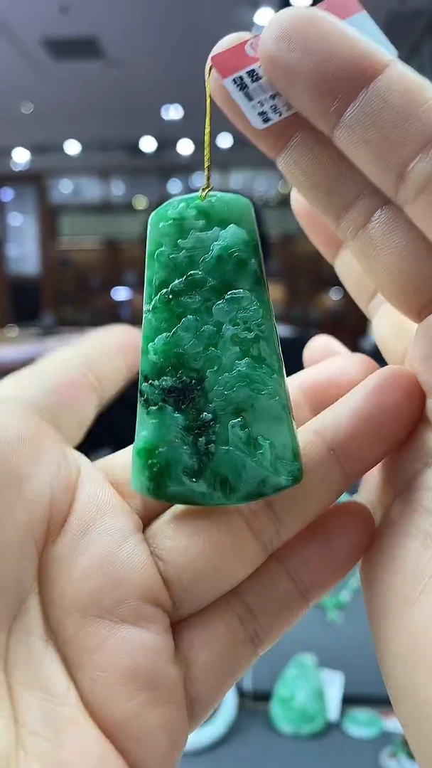 颈饰未镶嵌翡翠山水牌