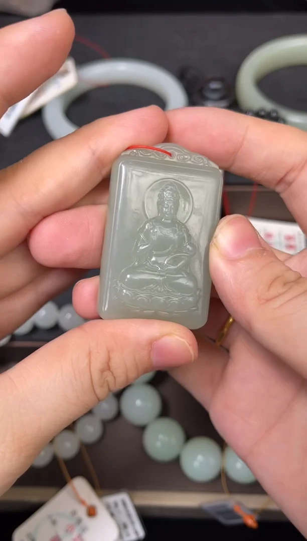 吊坠(不含链)未镶嵌和田玉且末青白 观音9008827
