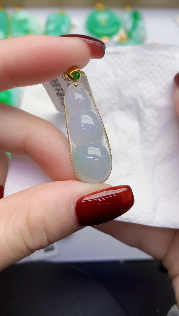 颈饰18K金镶嵌翡翠缅甸天然翡翠A货