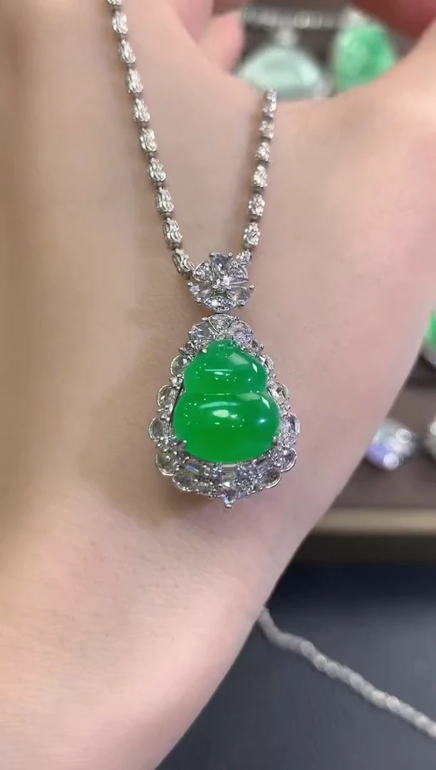 吊坠(不含链)18K金镶嵌翡翠秋日珠宝W132