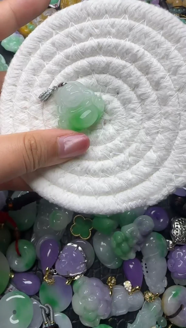 颈饰未镶嵌翡翠缅甸翡翠吊坠