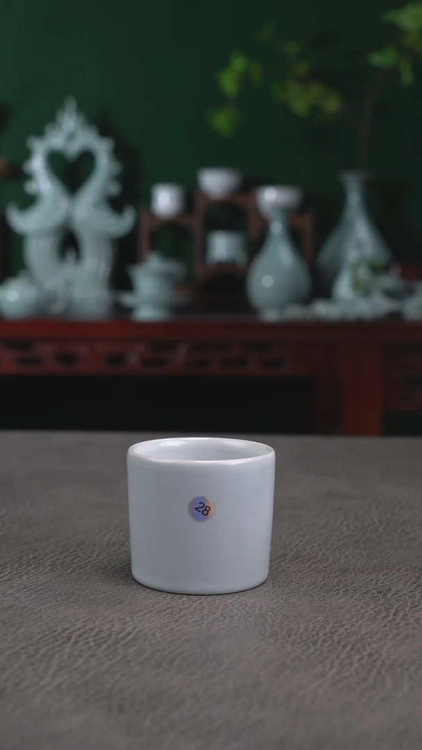 28号月白扳指杯无纹有瑕体验价~帆