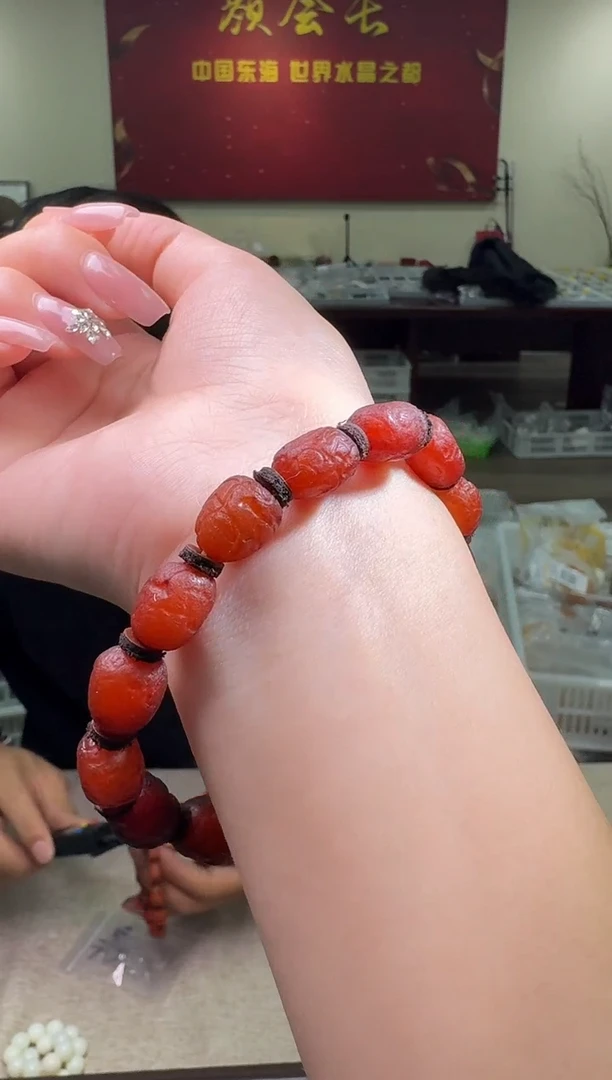 【闪购商品】蜜蜡手链未镶嵌     428