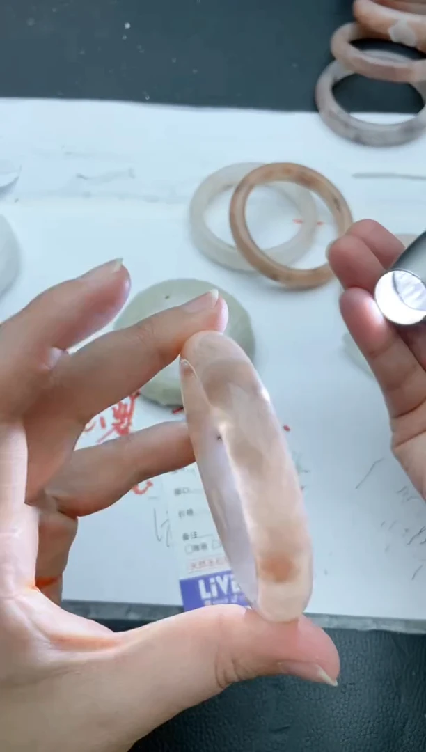 【闪购商品】石英质玉手镯未镶嵌198+56.5