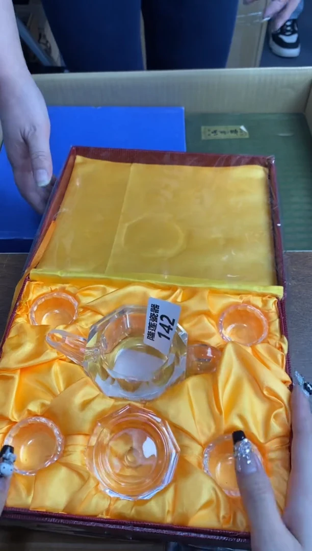 【闪购商品】瓷片隆莲瓷器欢迎大家