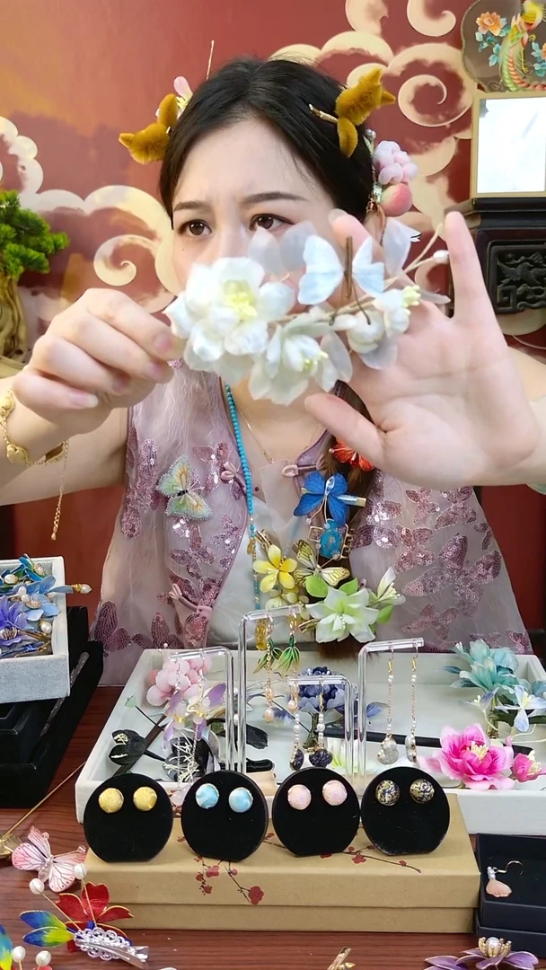 刺绣纯手工非遗绒花边夹