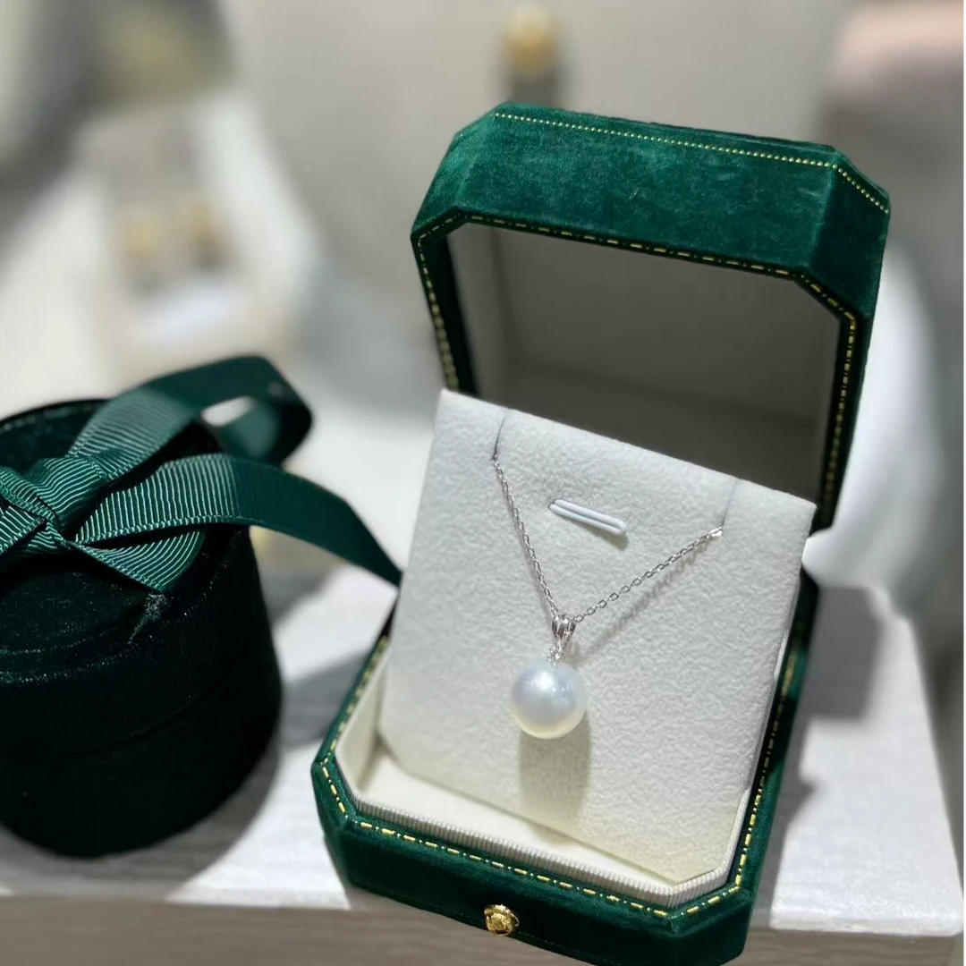 【珍珠皇后】宝石光维纳斯级18K金钻石海水澳白珍珠吊坠（12-13mm）