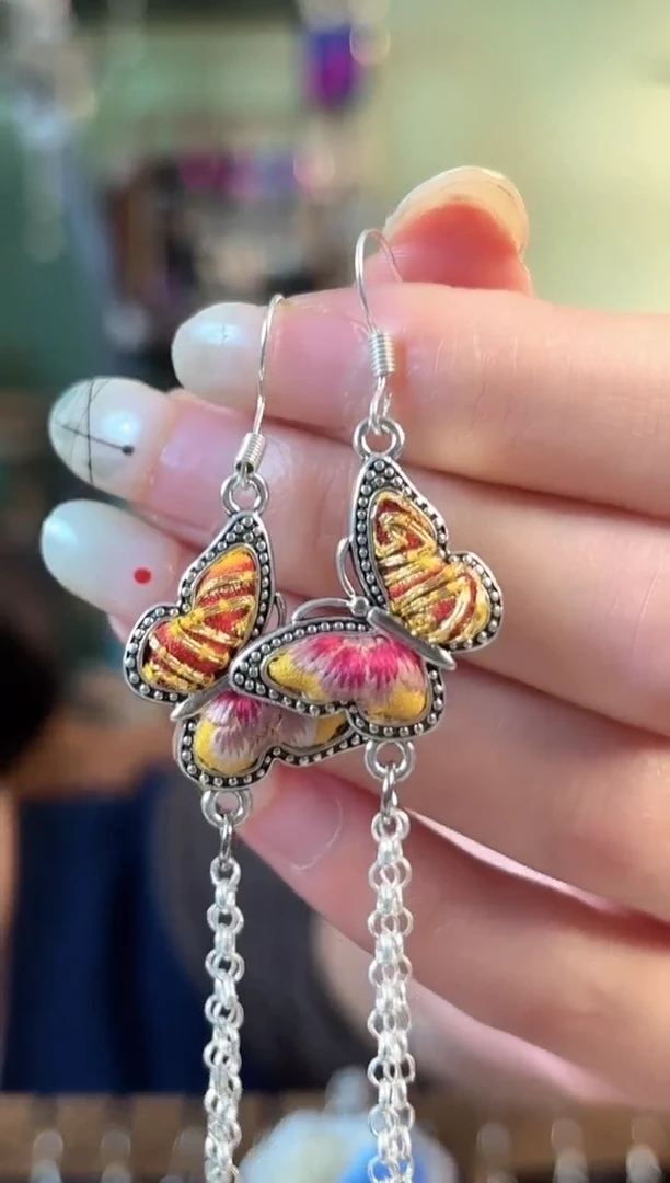 彩云南阁非遗老绣饰品695*