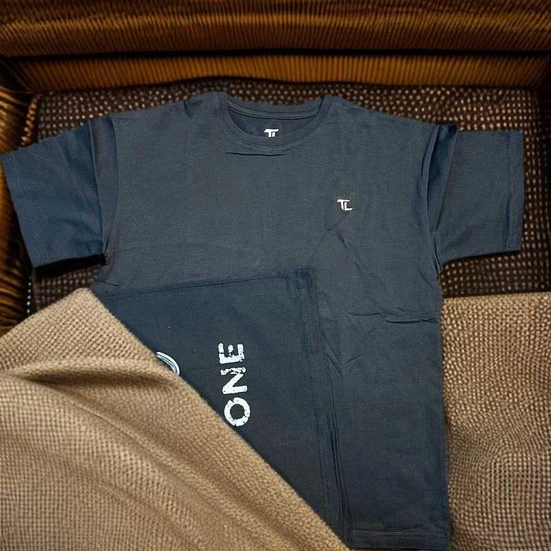 佟璐私人定制款T恤--黑白两色