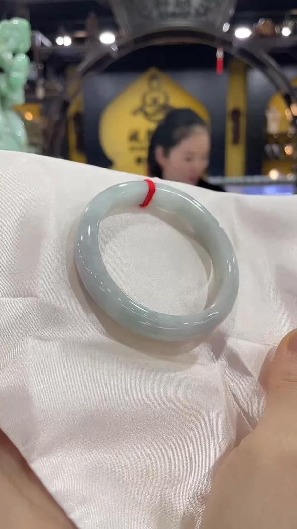 未镶嵌手镯翡翠八*56-57，特价99