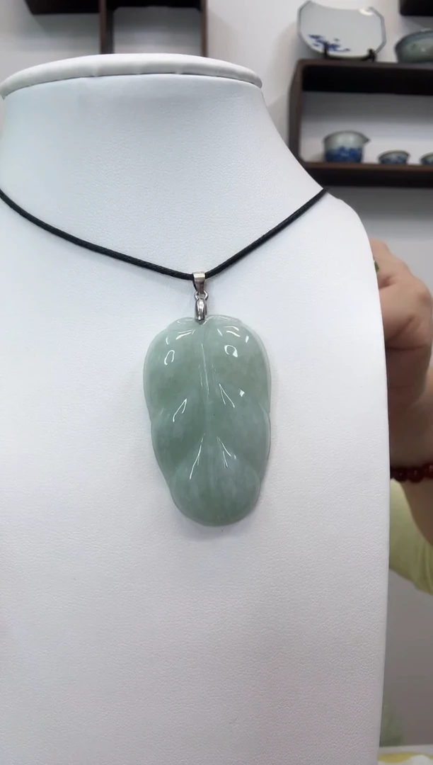 颈饰银S925镶嵌翡翠叶子