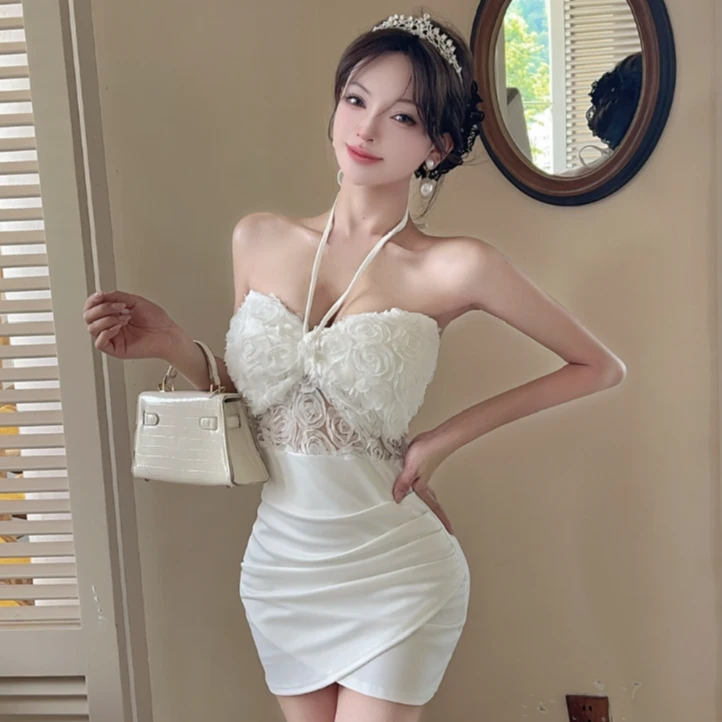 辣妹风性感蕾丝花朵拼接吊带挂脖短裙夜场低胸收腰撞色包臀连衣裙