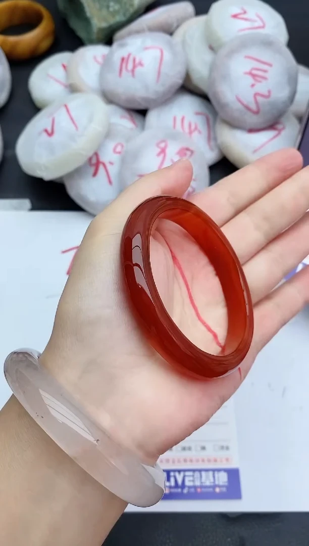 未镶嵌手镯石英质玉8+56.9