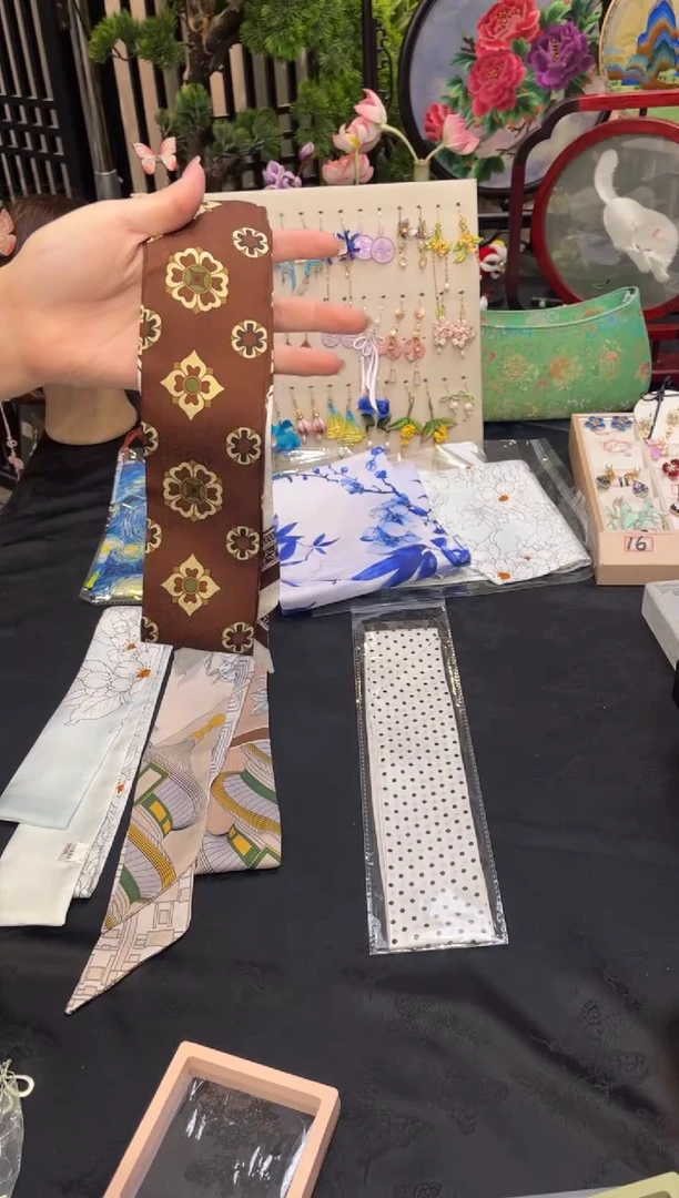 织绣?***奶非遗苏绣手工饰品