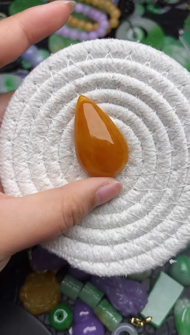 颈饰未镶嵌翡翠缅甸翡翠吊坠