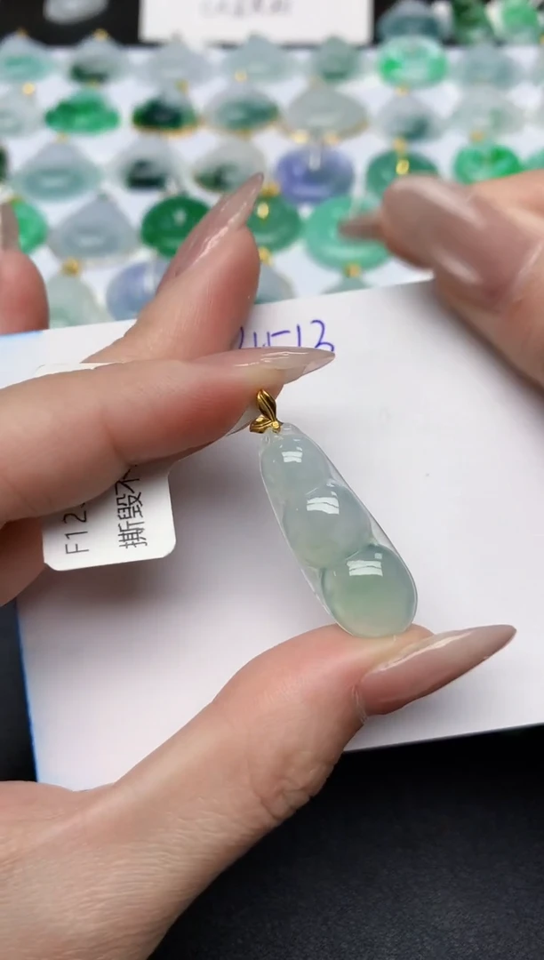 颈饰18K金镶嵌翡翠天然缅甸A货翡翠百元以上9元证书费自理