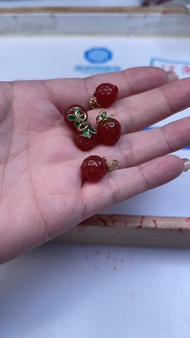 合金散珠南红玛瑙M255 南红 草莓10mm1个9.9元