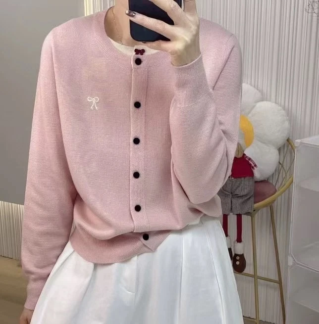 B 门店42&9！穿过会上瘾！超细羊芼/亲肤假两件撞色针织外套 T4445