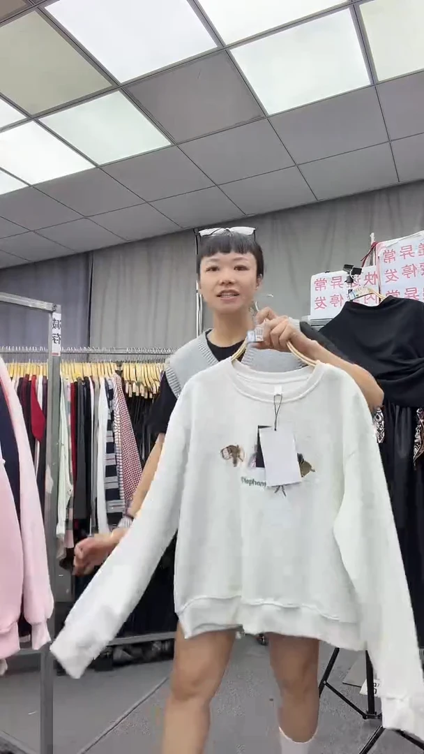 棉大哥家漂亮衣服漂亮颜色