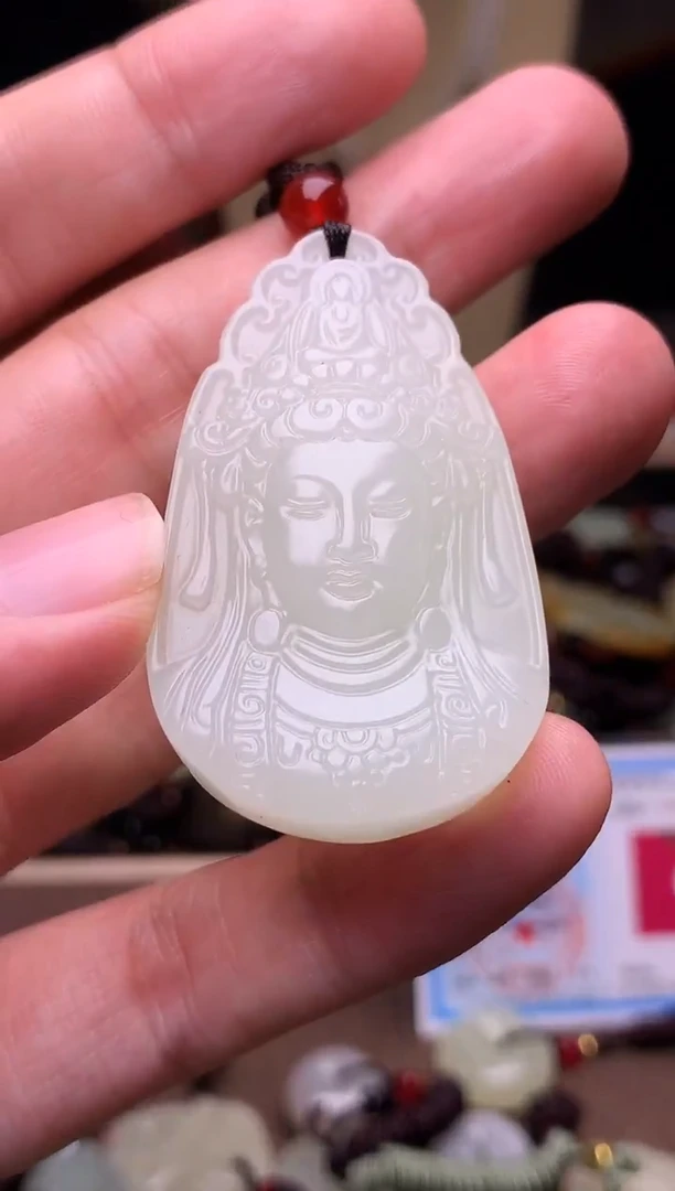 玉新疆料青海料清水吊坠