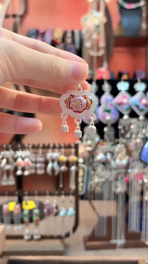 织绣 云织谣民族风精美饰品   90