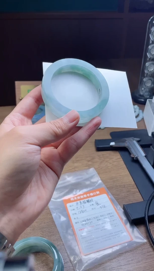 未镶嵌手镯定制翡翠定制