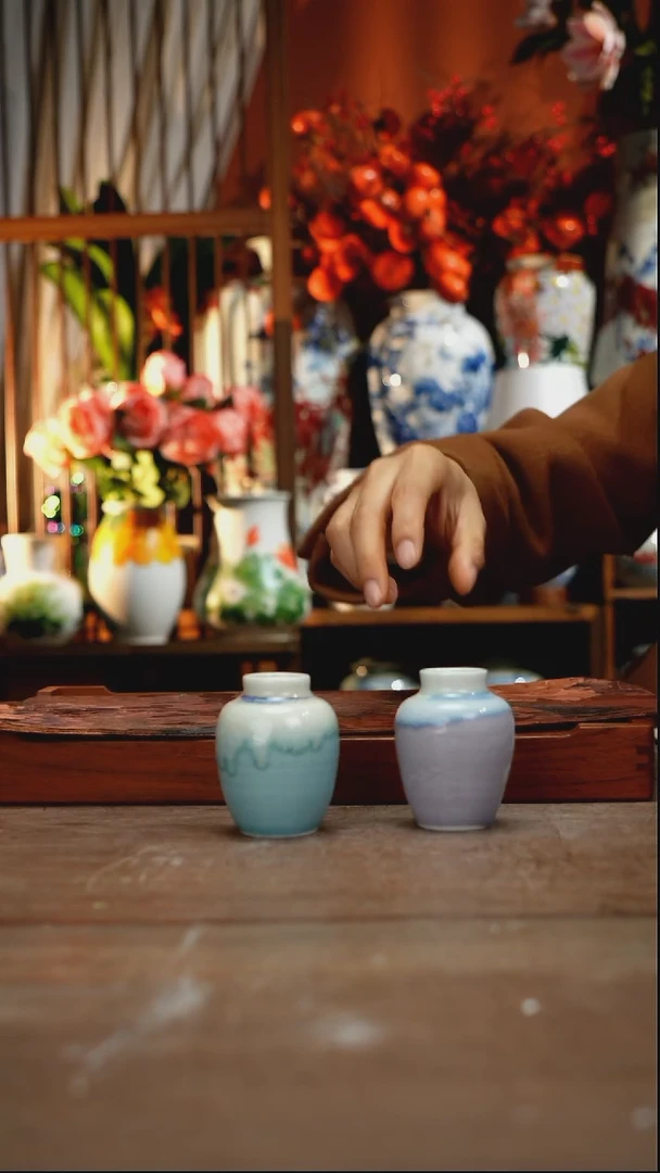 当代景德镇设计师釉下手绘陶瓷花瓶