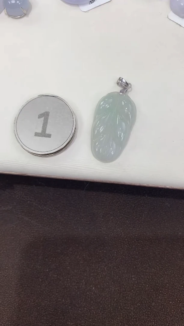 颈饰18K金镶嵌翡翠天然缅甸A货翡翠