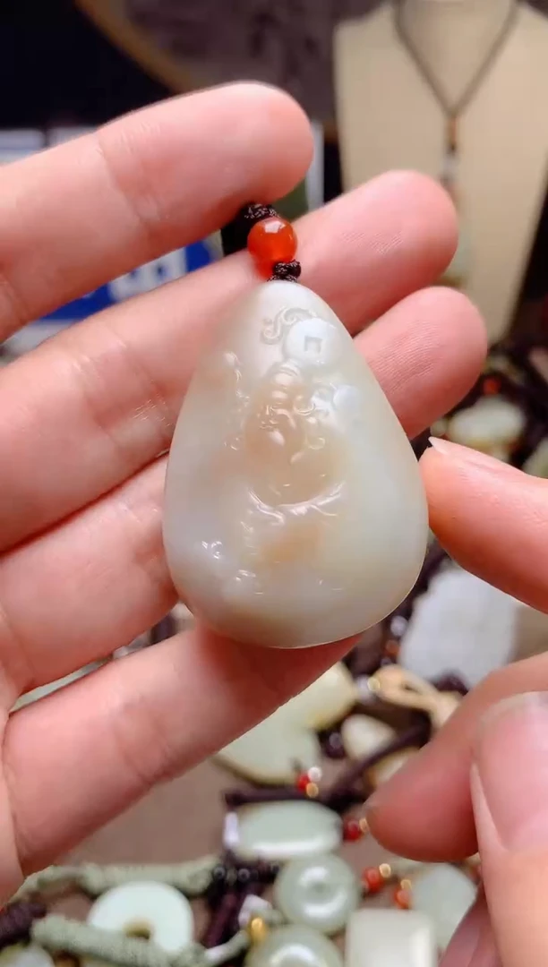 和田玉未镶嵌颈饰1