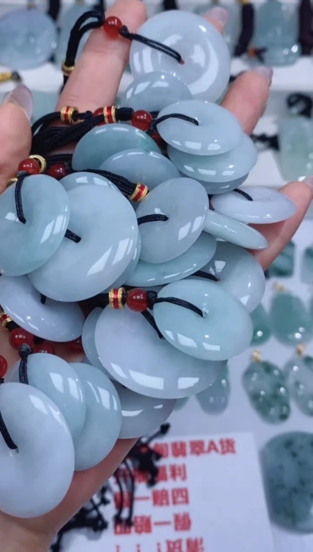 颈饰未镶嵌翡翠吊坠团购多样性发一件