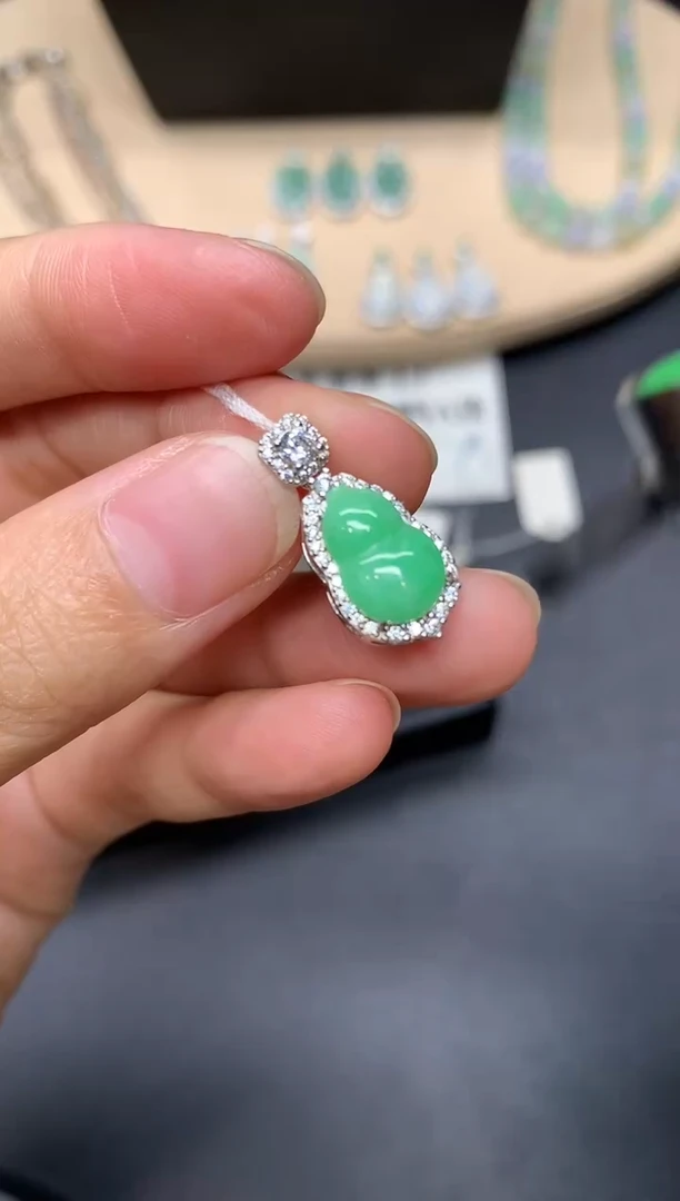 翡翠银S925镶嵌吊坠(不含链)葫芦【多样性发其一】