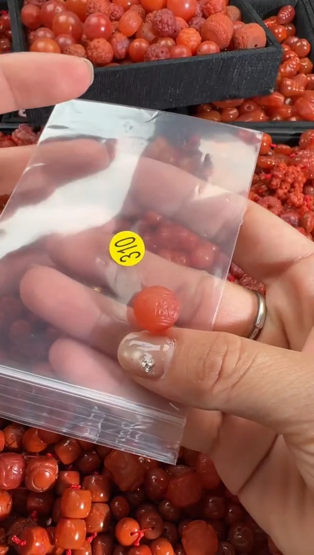 【闪购商品】南红玛瑙颈饰未镶嵌1